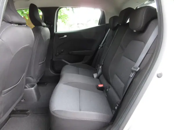 Renault Clio 2022 - 13490 EUR, 149000 km - AUTO.MOTO.pt - 149000km - foto 23 de 42
