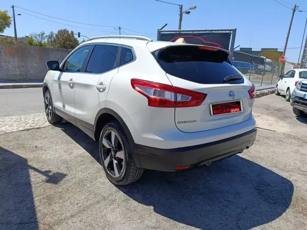 Nissan Qashqai 2017 - 12750 EUR, 153412 km - AUTO.MOTO.pt - 153412km - foto 27 de 30
