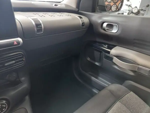 Citroën C4 Cactus 2018 - 9999 EUR, 99000 km - 99000km - foto 15 de 21