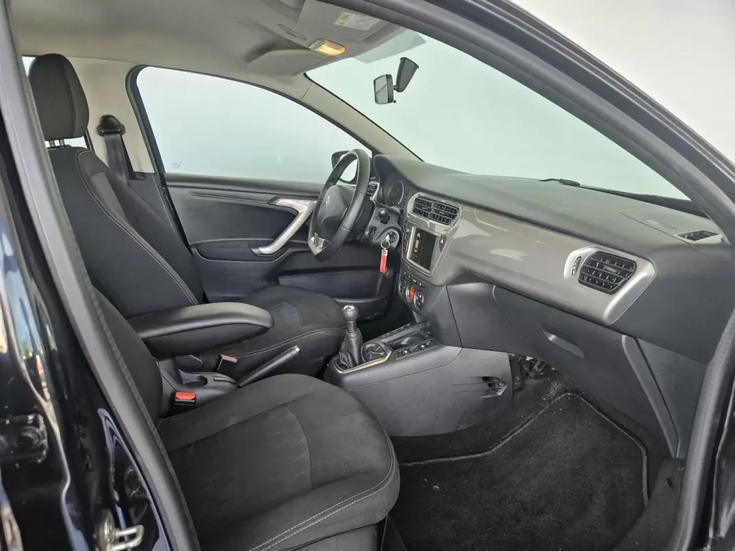 Citroën C-Elysée 2017 - 6500 EUR, 190000 km - AUTO.MOTO.pt - 190000km - foto 7 de 8