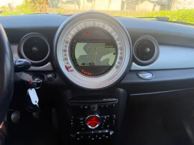 MINI Coupé 2013 - 8990 EUR, 199000 km - AUTO.MOTO.pt - 199000km - foto 17 de 23