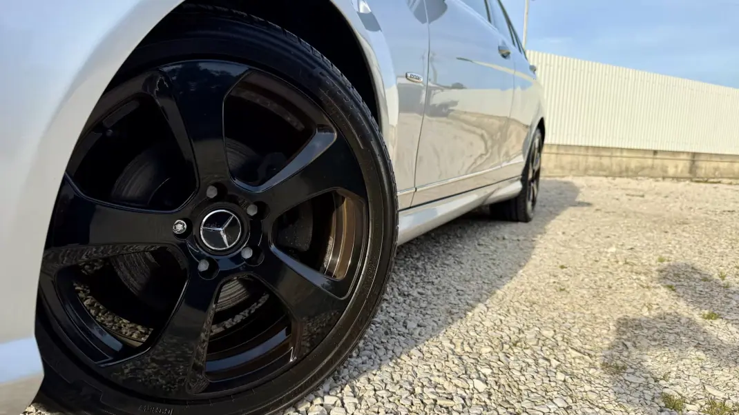 Mercedes-Benz C 180 2014 - 14900 EUR, 245000 km - AUTO.MOTO.pt - 245000km - foto 2 de 25