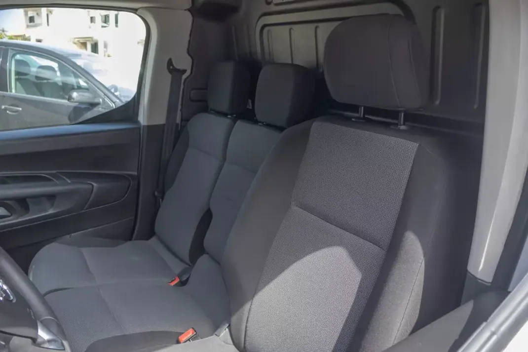 Opel COMBO 2019 - 12500 EUR, 113000 km - AUTO.MOTO.pt - 113000km - foto 5 de 19
