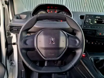 Peugeot PARTNER 1.6 BLUEHDI 100 CVM5 STANDARD ASPHALT 3 LUGARES 2019 - 13990 EUR, 69037 km - AUTO.MOTO.pt - 69037km - foto 12 de 19