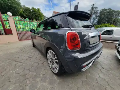 MINI Cooper 2015 - 20990 EUR, 182000 km - AUTO.MOTO.pt - 182000km - foto 2 de 33