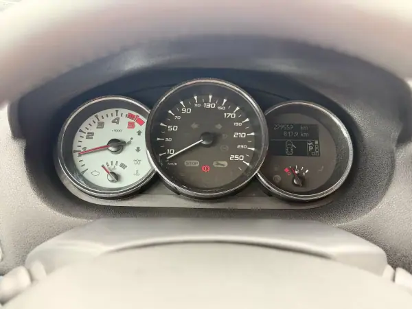 Renault Mégane 2011 - 6990 EUR, 279161 km - AUTO.MOTO.pt - 279161km - foto 16 de 25