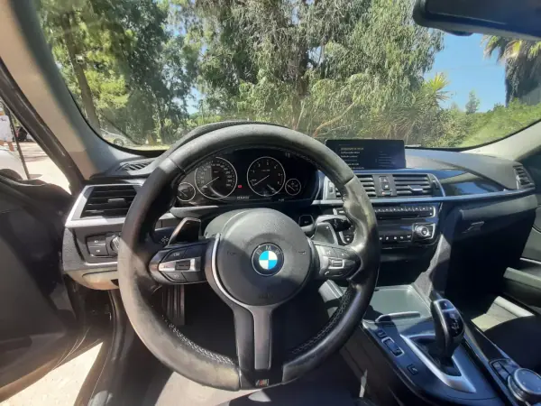 BMW 320 2017 - 20900 EUR, 245211 km - AUTO.MOTO.pt - 245211km - foto 9 de 13