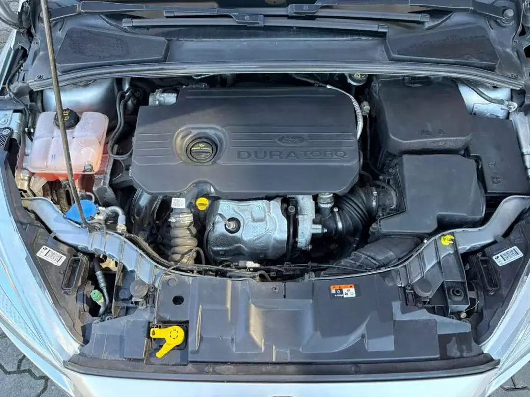 Ford Focus 2018 - 13900 EUR, 114000 km - AUTO.MOTO.pt - 114000km - foto 10 de 16