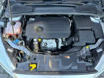 Ford Focus 2018 - 13900 EUR, 114000 km - AUTO.MOTO.pt - 114000km - foto 10 de 16