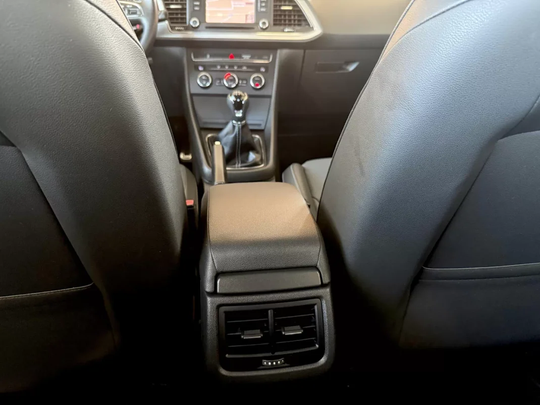 SEAT Leon 2015 - 14000 EUR, 181000 km - AUTO.MOTO.pt - 181000km - foto 62 de 92