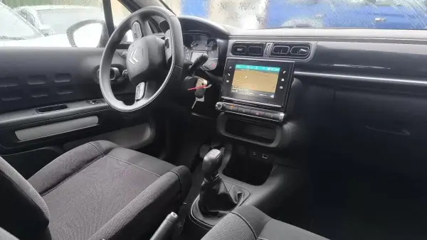 Citroën C3 2018 - 9400 EUR, 102000 km - AUTO.MOTO.pt - 102000km - foto 3 de 14