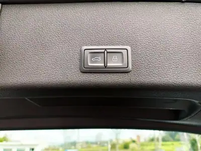 Audi e-tron 2020 - 31000 EUR, 110869 km - AUTO.MOTO.pt - 110869km - foto 24 de 29