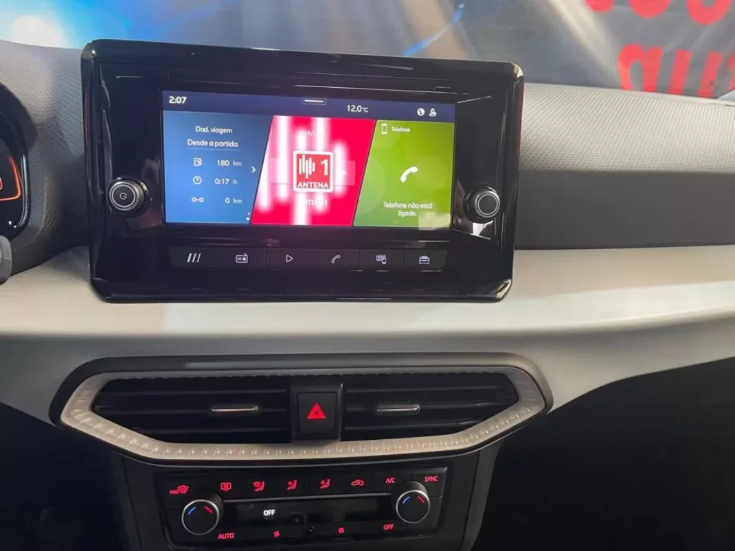 SEAT Ibiza 2024 - 17999 EUR, 1000 km - AUTO.MOTO.pt - 1000km - foto 32 de 40