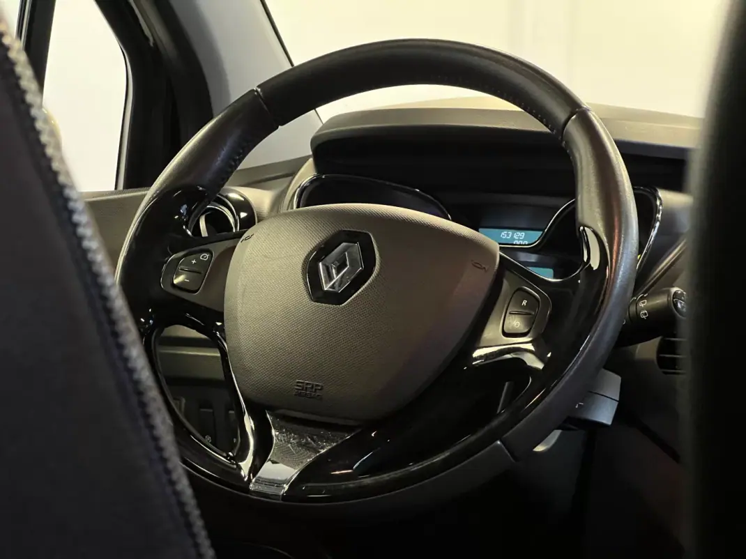 Renault Captur 2015 - 10990 EUR, 150000 km - 150000km - foto 11 de 36