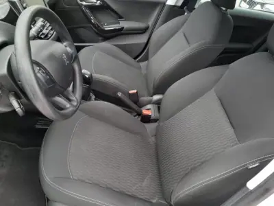 Peugeot 208 2019 - 13900 EUR, 89145 km - AUTO.MOTO.pt - 89145km - foto 3 de 11