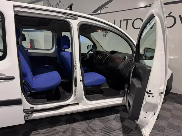 Renault Kangoo 2016 - 10900 EUR, 255000 km - AUTO.MOTO.pt - 255000km - foto 13 de 28