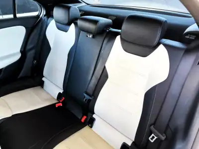 Mercedes-Benz A 180 Limousine 2020 - 25950 EUR, 134000 km - AUTO.MOTO.pt - 134000km - foto 24 de 42