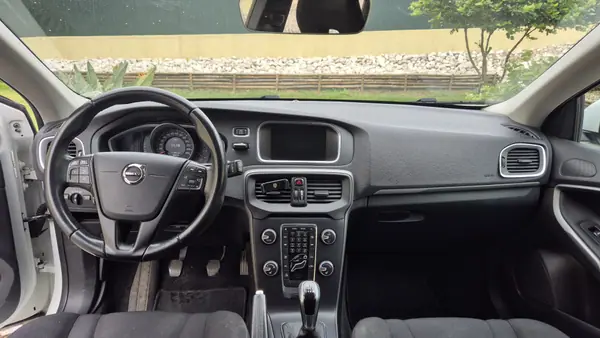 Volvo V40 2016 - 9000 EUR, 195000 km - 195000km - foto 5 de 5