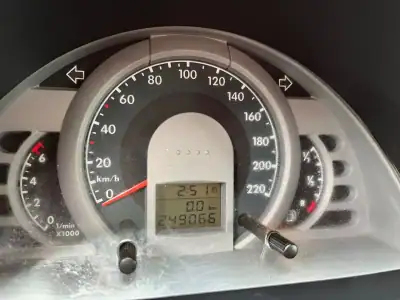 Volkswagen Fox 2009 - 2750 EUR, 240000 km - AUTO.MOTO.pt - 240000km - foto 9 de 9