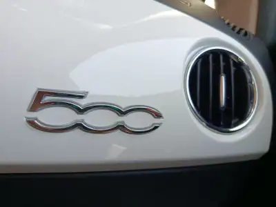 Fiat 500 2018 - 10900 EUR, 75300 km - AUTO.MOTO.pt - 75300km - foto 20 de 26
