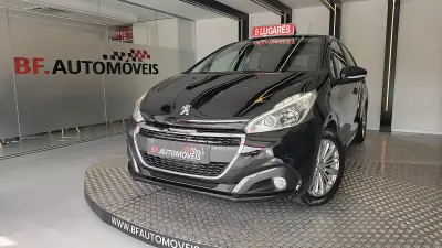 Peugeot 208 2018 - 8900 EUR, 53694 km - foto 1 de 55
