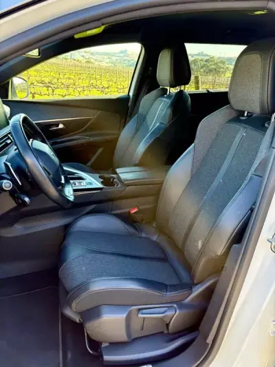 Peugeot 5008 2019 - 26500 EUR, 76030 km - AUTO.MOTO.pt - 76030km - foto 17 de 31