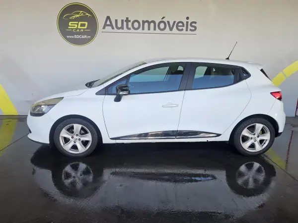 Renault Clio 2013 - 6750 EUR, 285000 km - AUTO.MOTO.pt - 285000km - foto 2 de 9