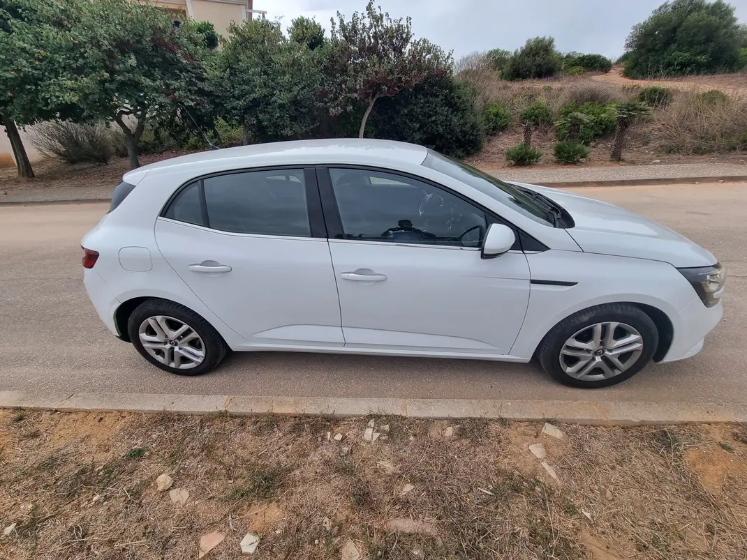 Renault Mégane 2017 - 10500 EUR, 136169 km - 136169km - foto 4 de 8