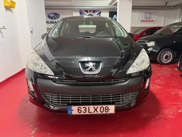Peugeot 308 2011 - 7400 EUR, 143000 km - AUTO.MOTO.pt - 143000km - foto 2 de 31