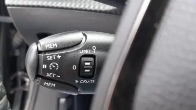 Peugeot 2008 2020 - 13480 EUR, 103553 km - AUTO.MOTO.pt - 103553km - foto 36 de 43