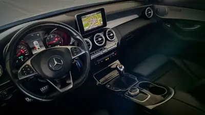 Mercedes-Benz C 220 2018 - 26800 EUR, 147000 km - AUTO.MOTO.pt - 147000km - foto 10 de 29
