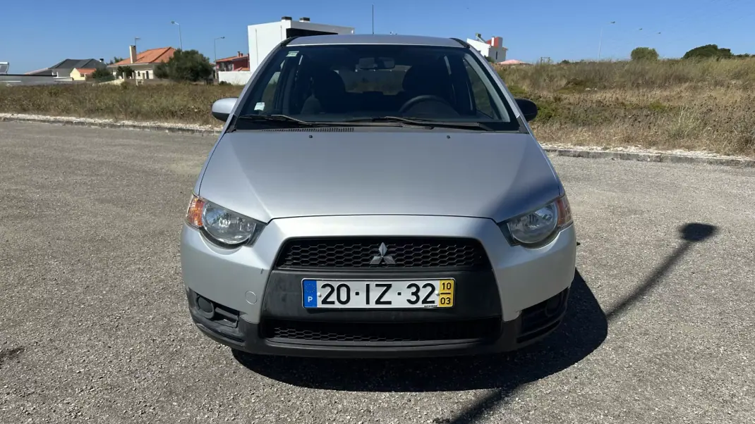 Mitsubishi Colt 2010 - 4900 EUR, 135000 km - 135000km - foto 3 de 13