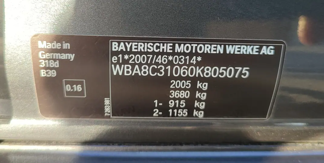 BMW 318 2016 - 16900 EUR, 140000 km - AUTO.MOTO.pt - 140000km - foto 12 de 12