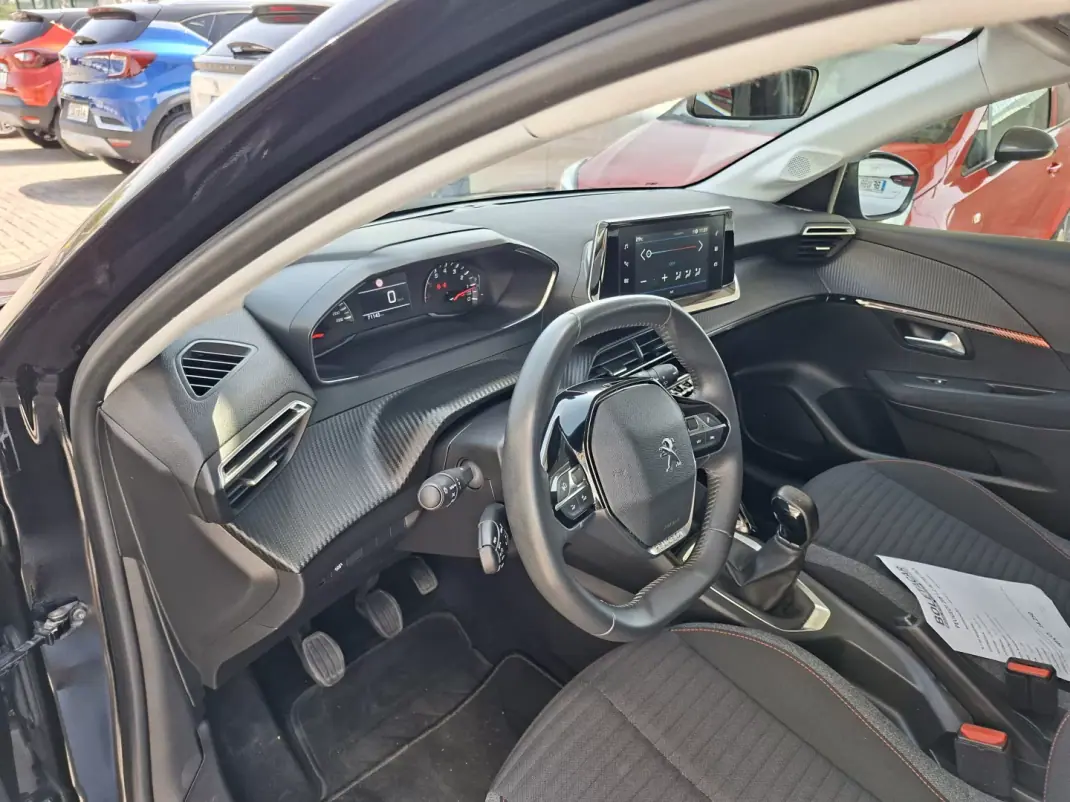 Peugeot 208 2022 - 13850 EUR, 75000 km - AUTO.MOTO.pt - 75000km - foto 27 de 28