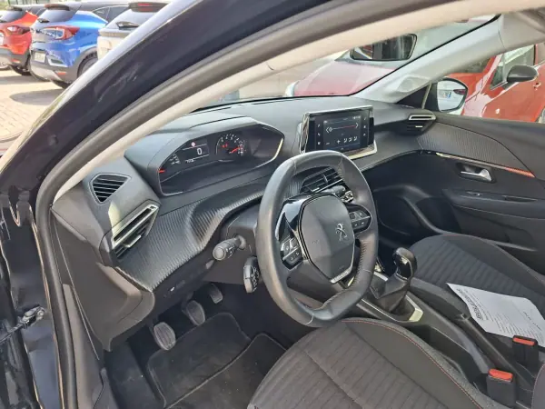 Peugeot 208 2022 - 13850 EUR, 75000 km - AUTO.MOTO.pt - 75000km - foto 27 de 28