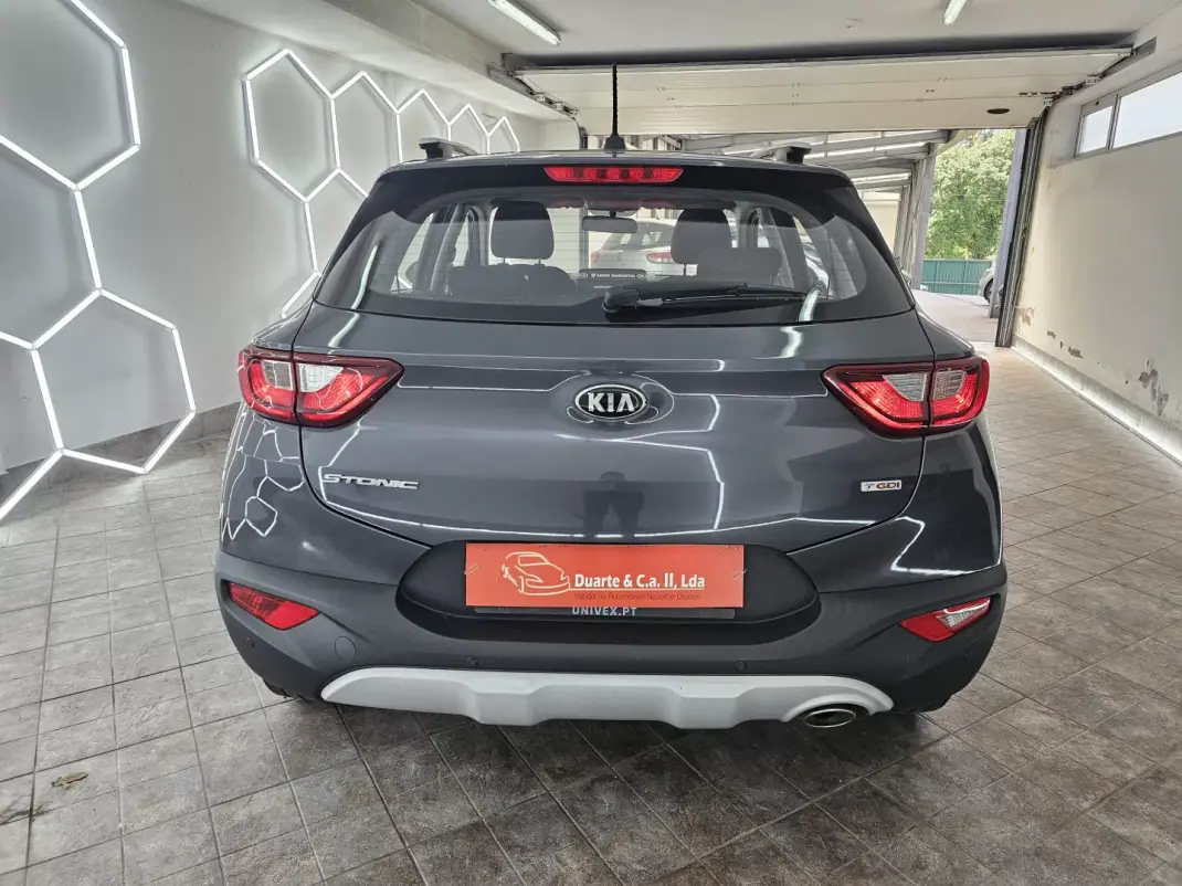 Kia Stonic 2019 - 12500 EUR, 117953 km - AUTO.MOTO.pt - 117953km - foto 10 de 23