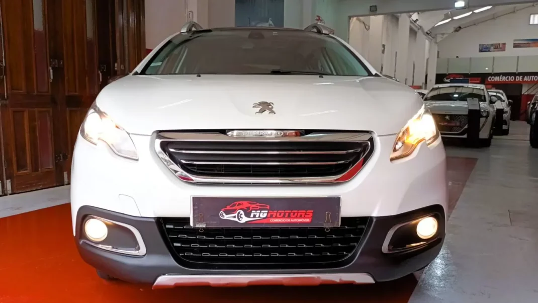 Peugeot 2008 2015 - 11490 EUR, 92490 km - AUTO.MOTO.pt - 92490km - foto 17 de 72