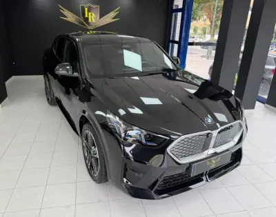 BMW iX2 2025 - 46500 EUR, 7997 km - AUTO.MOTO.pt - 7997km - foto 2 de 42