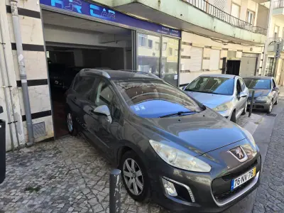 Peugeot 308 SW 2013 - 4999 EUR, 193000 km - AUTO.MOTO.pt - 193000km - foto 2 de 25
