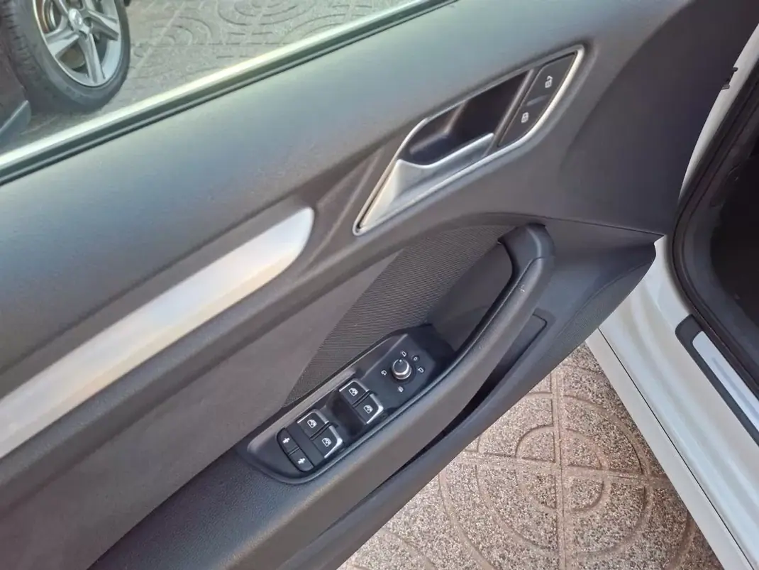 Audi A3 Sportback 2019 - 18500 EUR, 98000 km - 98000km - foto 21 de 28