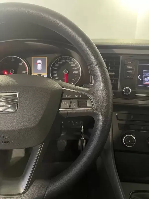 SEAT Leon 2013 - 8500 EUR, 258000 km - AUTO.MOTO.pt - 258000km - foto 23 de 27