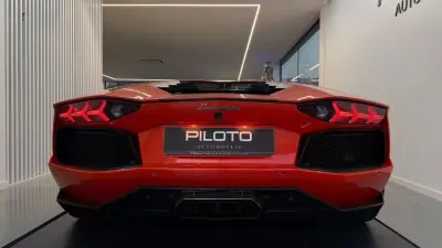Lamborghini Aventador 2012 - 349900 EUR, 17929 km - AUTO.MOTO.pt - 17929km - foto 11 de 39