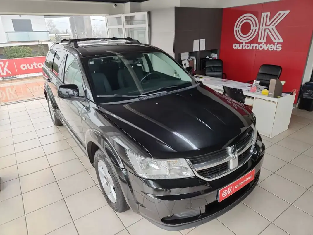 Dodge Journey 2010 - 11750 EUR, 113500 km - AUTO.MOTO.pt - 113500km - foto 3 de 36