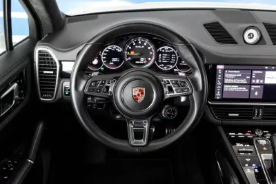 Porsche Cayenne 2020 - 115000 EUR, 74966 km - AUTO.MOTO.pt - 74966km - foto 7 de 26