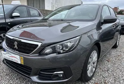 Peugeot 308 2020 - 15500 EUR, 73870 km - AUTO.MOTO.pt - 73870km - foto 2 de 17