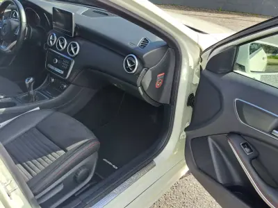 Mercedes-Benz A 180 2016 - 16250 EUR, 208525 km - AUTO.MOTO.pt - 208525km - foto 21 de 42