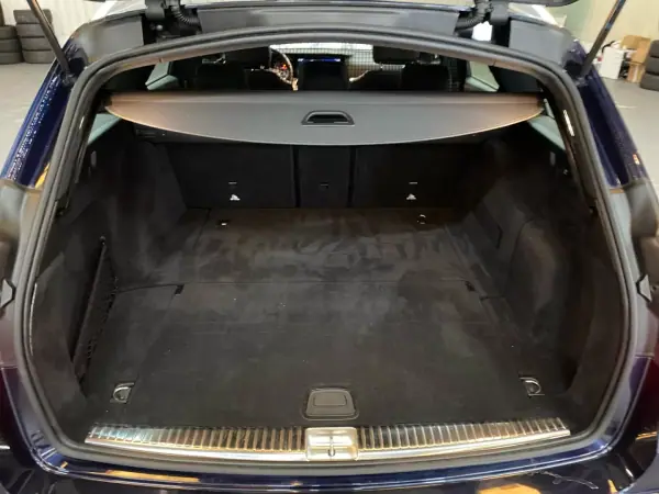 Mercedes-Benz E 220 2018 - 25950 EUR, 140171 km - AUTO.MOTO.pt - 140171km - foto 19 de 20