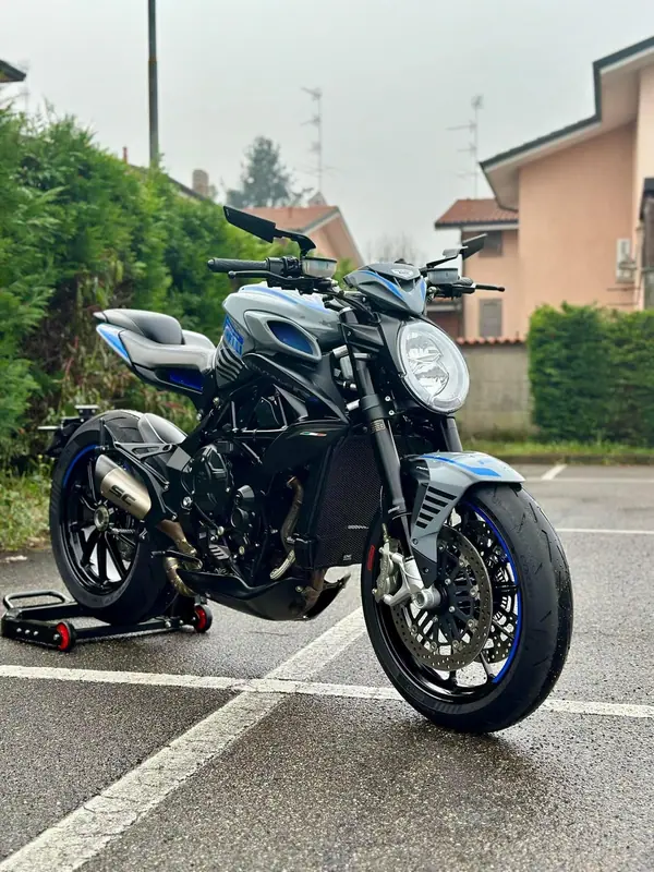 MV Agusta Brutale 800 RR Pirelli Pirelli Edition 60/300 2019 Gasolina