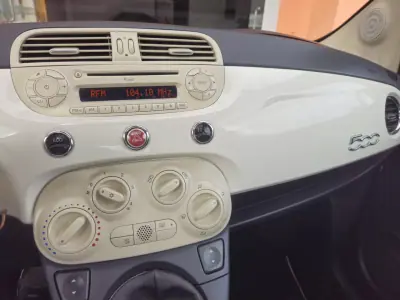 Fiat 500 2011 - 6500 EUR, 153000 km - AUTO.MOTO.pt - 153000km - foto 9 de 12