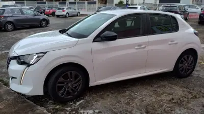 Peugeot 208 2022 - 13999 EUR, 47000 km - AUTO.MOTO.pt - 47000km - foto 8 de 37